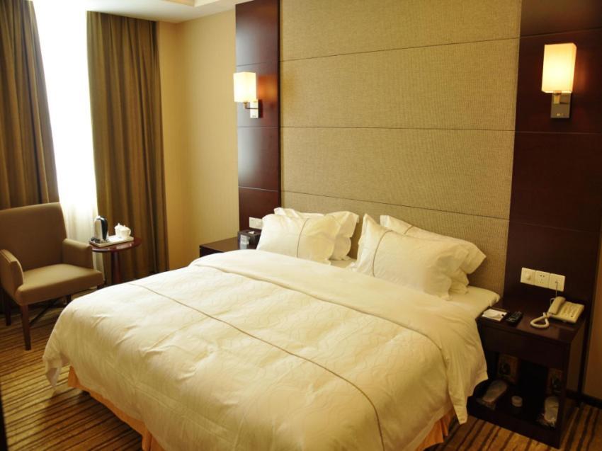 Shun Ying Li Yu Hotel Гуанчжоу Номер фото